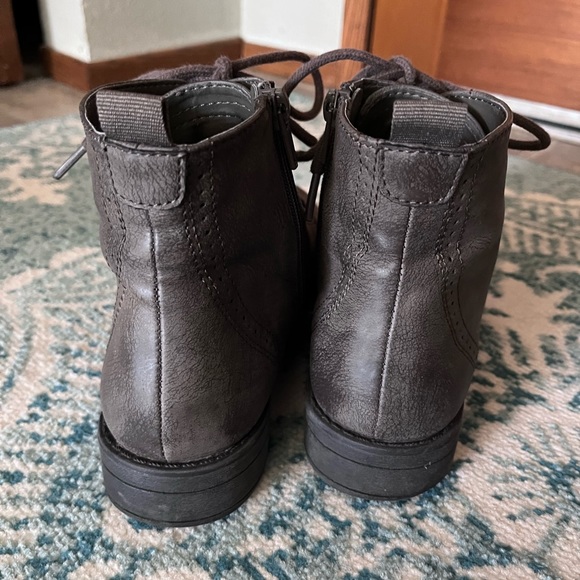 Cliffs by White Mountain Boot - Picture 4 of 6